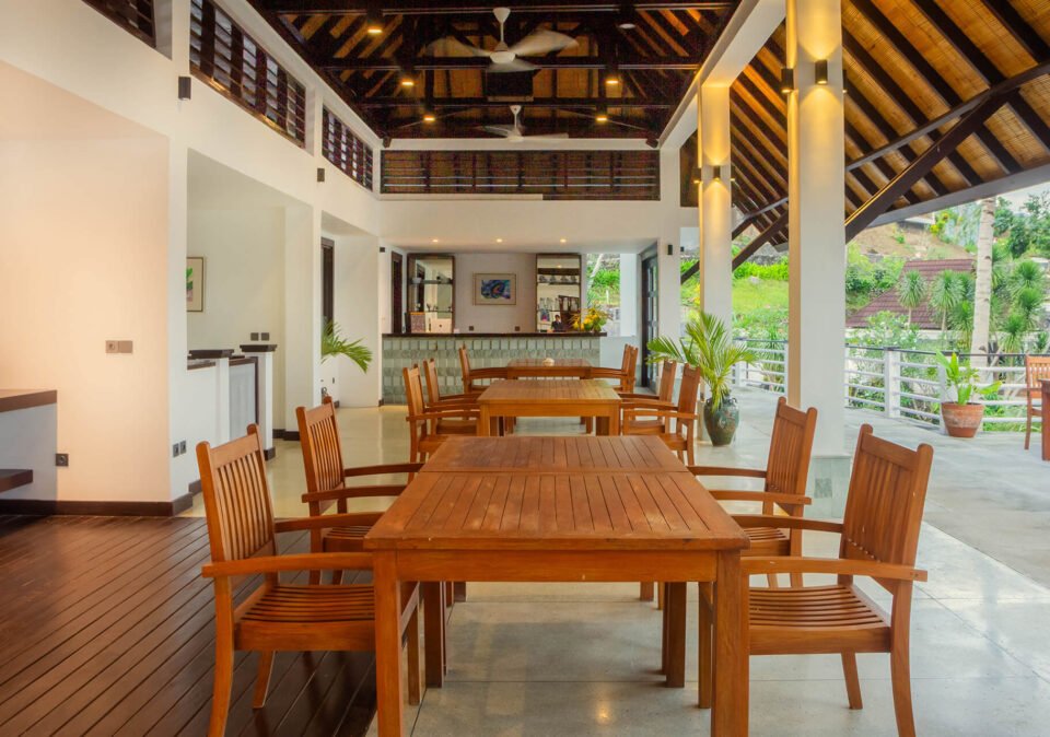 Chads-Restaurant-05