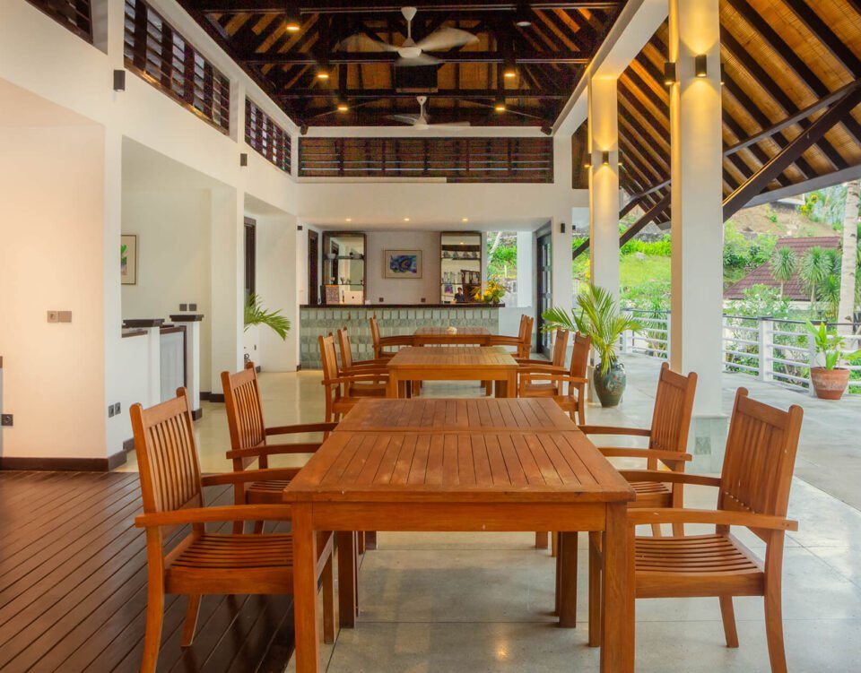 Chads-Restaurant-05